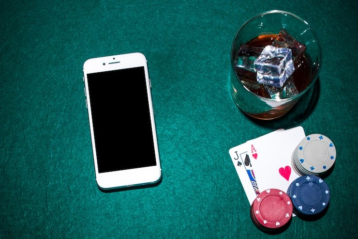 Layar mobile anekatoto3 menampilkan meja Sakong live dengan dealer dan pemain